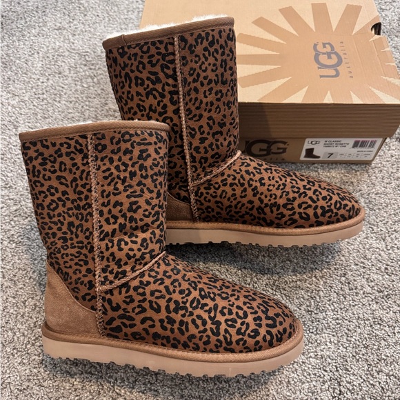UGG Rosette Cheetah Boots - Picture 1 of 7